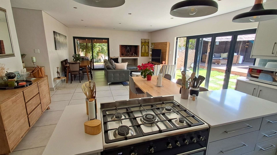 5 Bedroom Property for Sale in Bergsig Western Cape